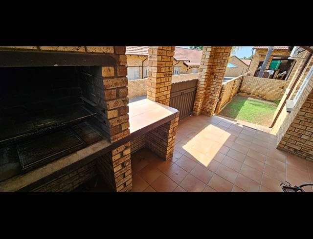 3 BEDROOM SECTIONAL TITLE FOR SALE IN SAFARI GARDENS